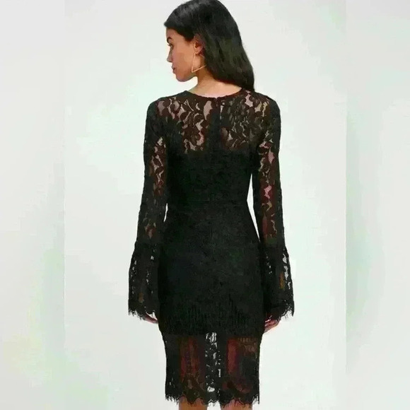 NWT Enrapturing Elegance Black Lace Long Sleeve Midi Dress Size Small - Picture 2 of 7